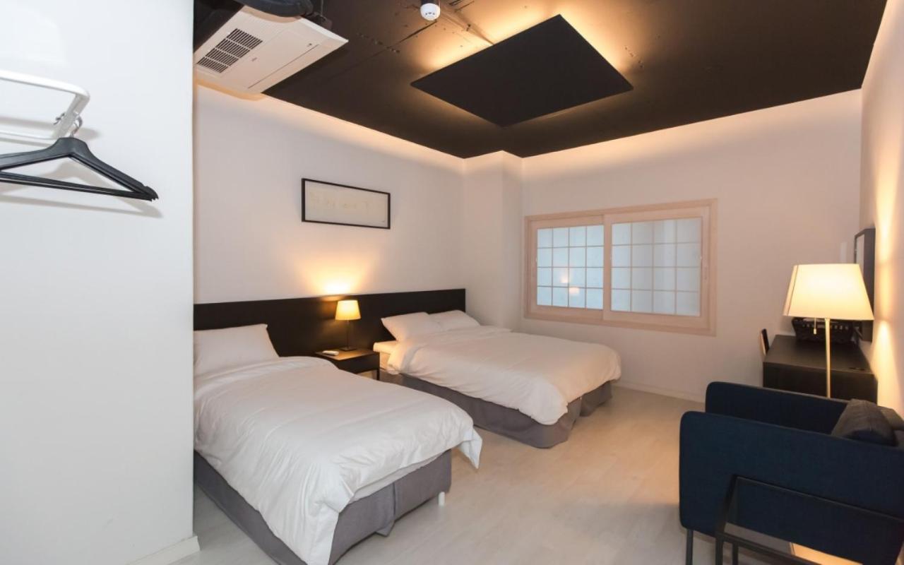 Canvas Black Guesthouse Puszan Kültér fotó