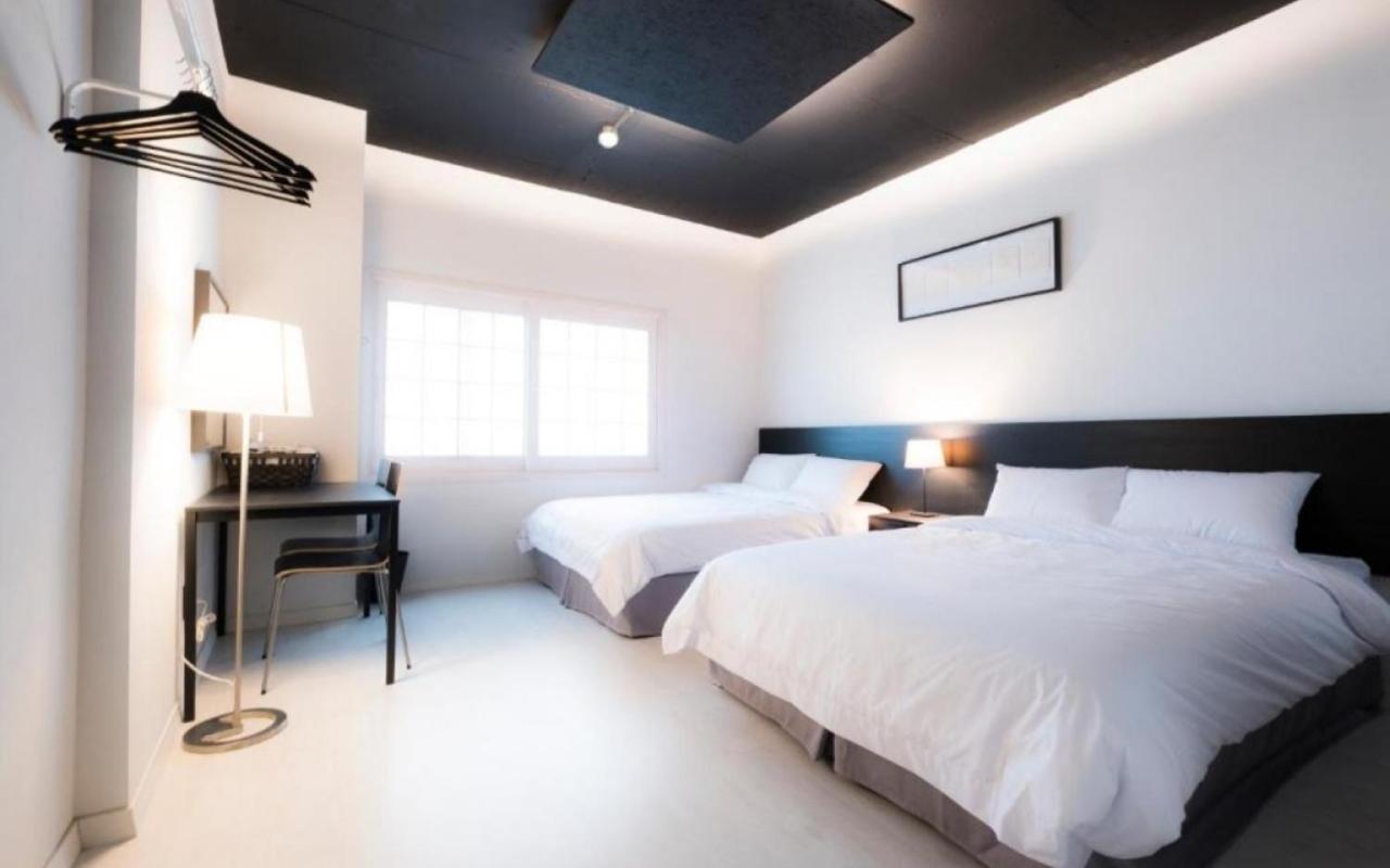 Canvas Black Guesthouse Puszan Kültér fotó