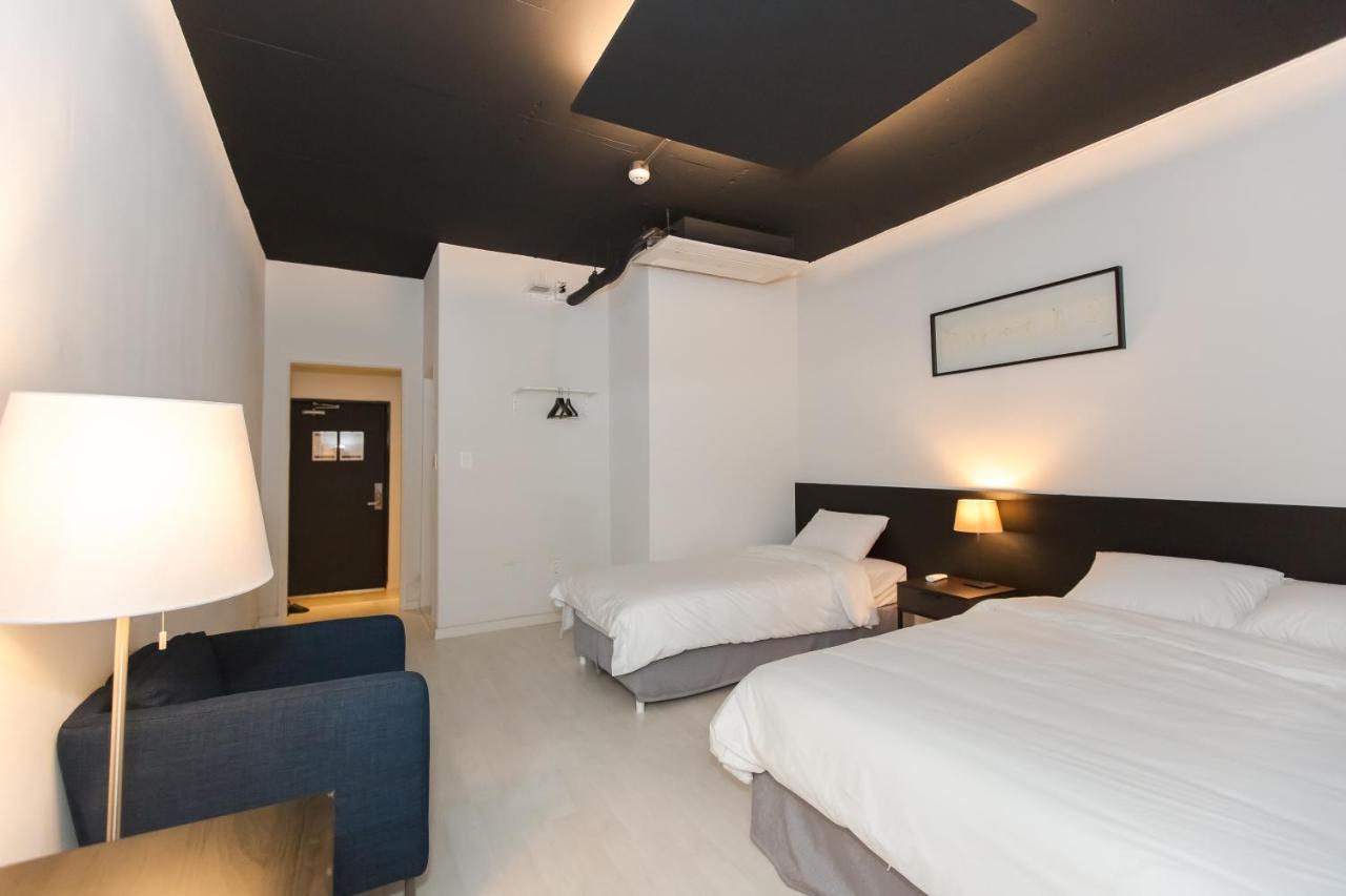 Canvas Black Guesthouse Puszan Kültér fotó